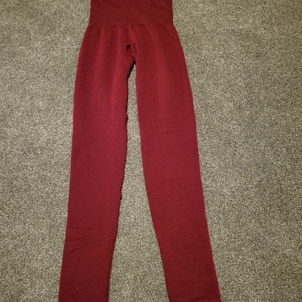 Thick Yelete Leggings. Red. One Size